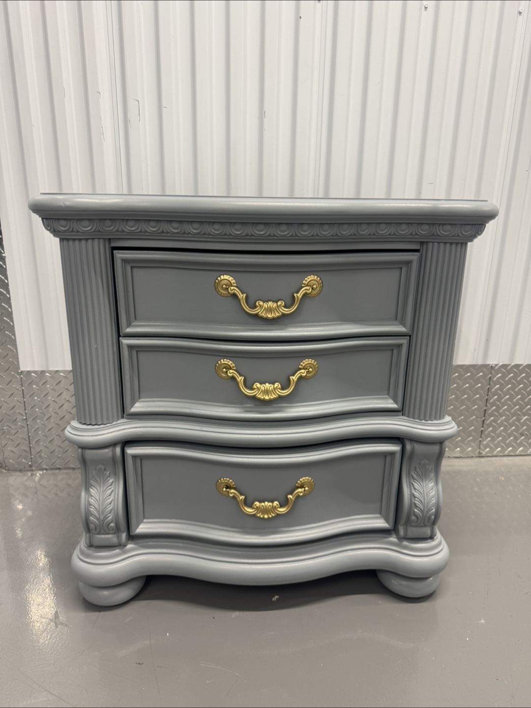 Free delivery Nightstand with Gold Hardware