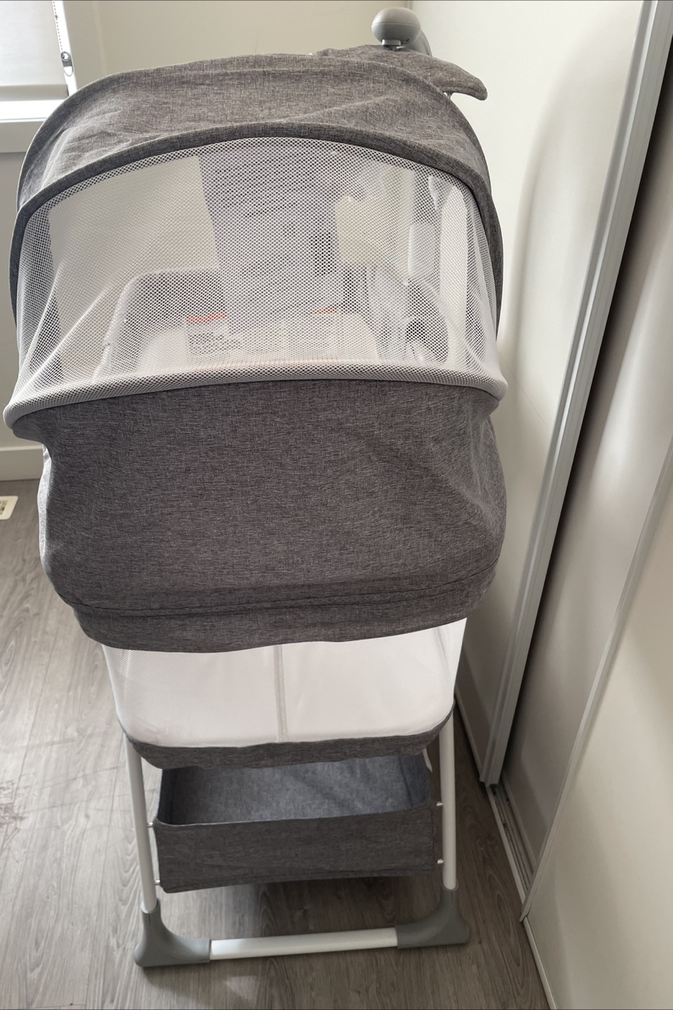 Baby Bassinet with Mobile and Storage - photo 3