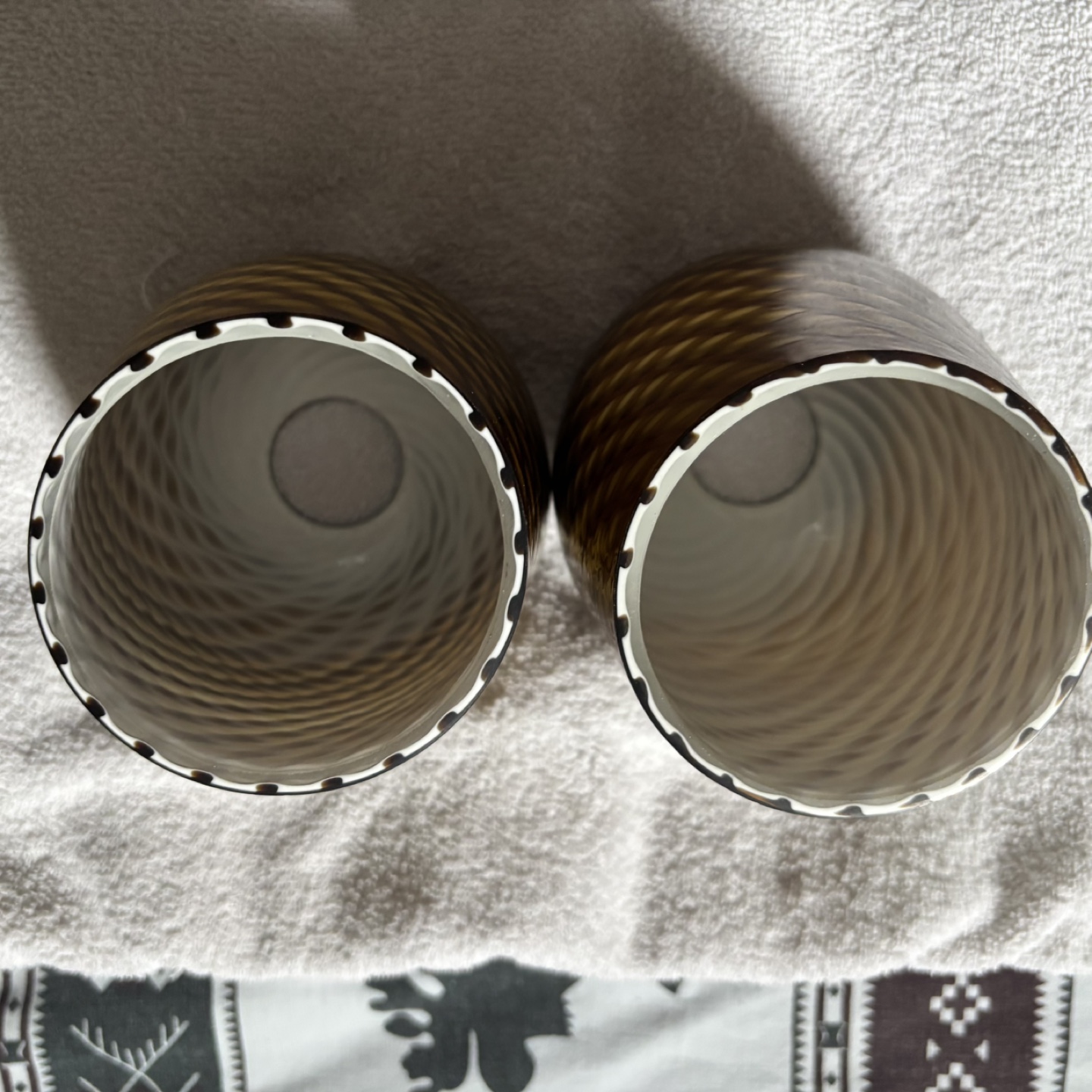 Set of two brown and beige glass lamp shades - photo 2