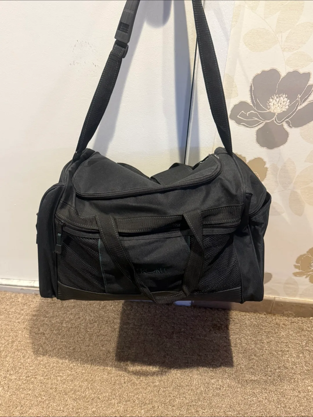 Cherokee Black Duffle Bag image indicator(4)