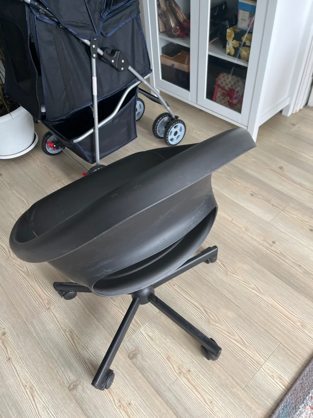 Black IKEA Chair image indicator(3)