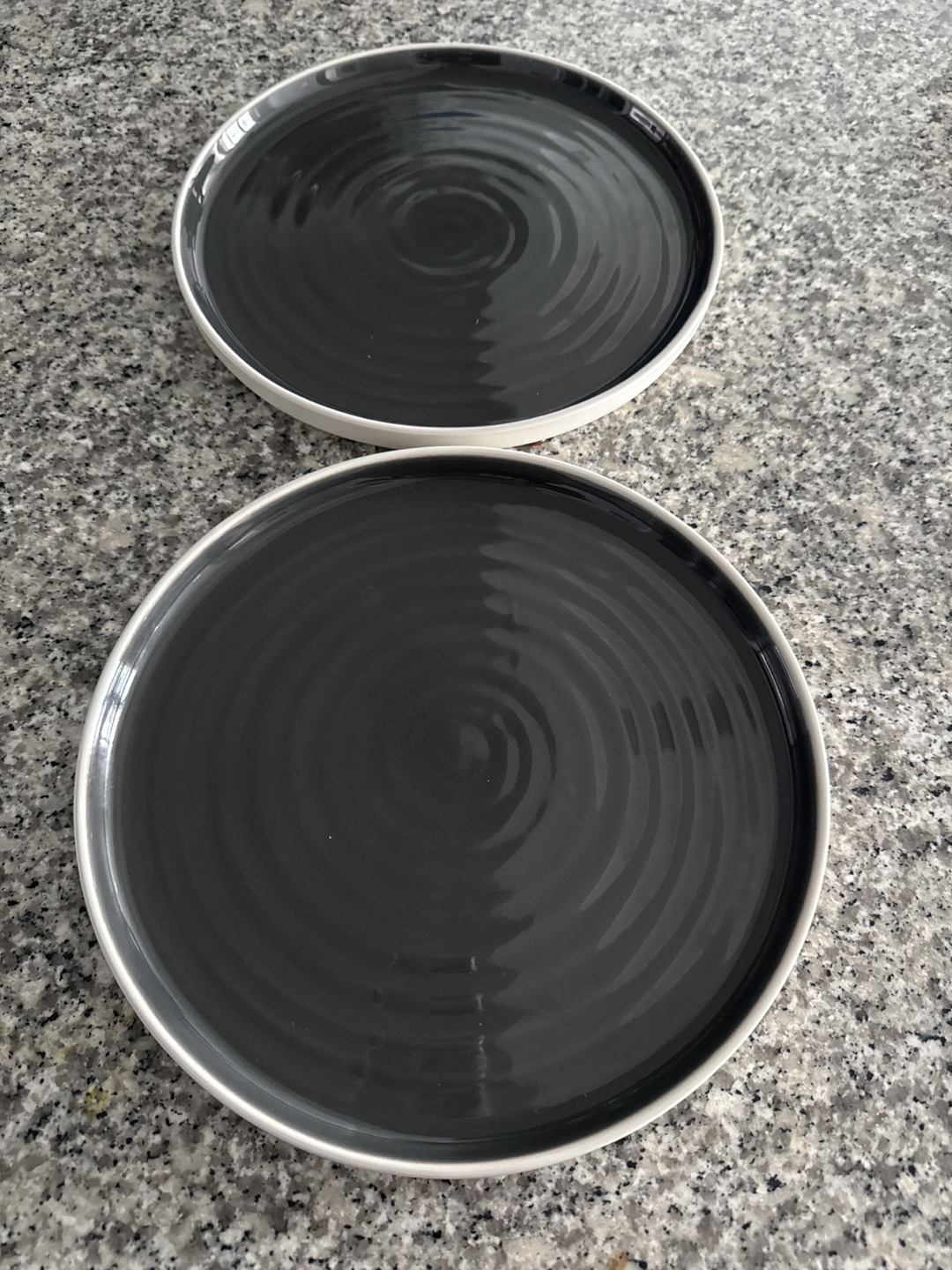 Set of Two Dark Grey Dinner Plates with White Rim - photo 2