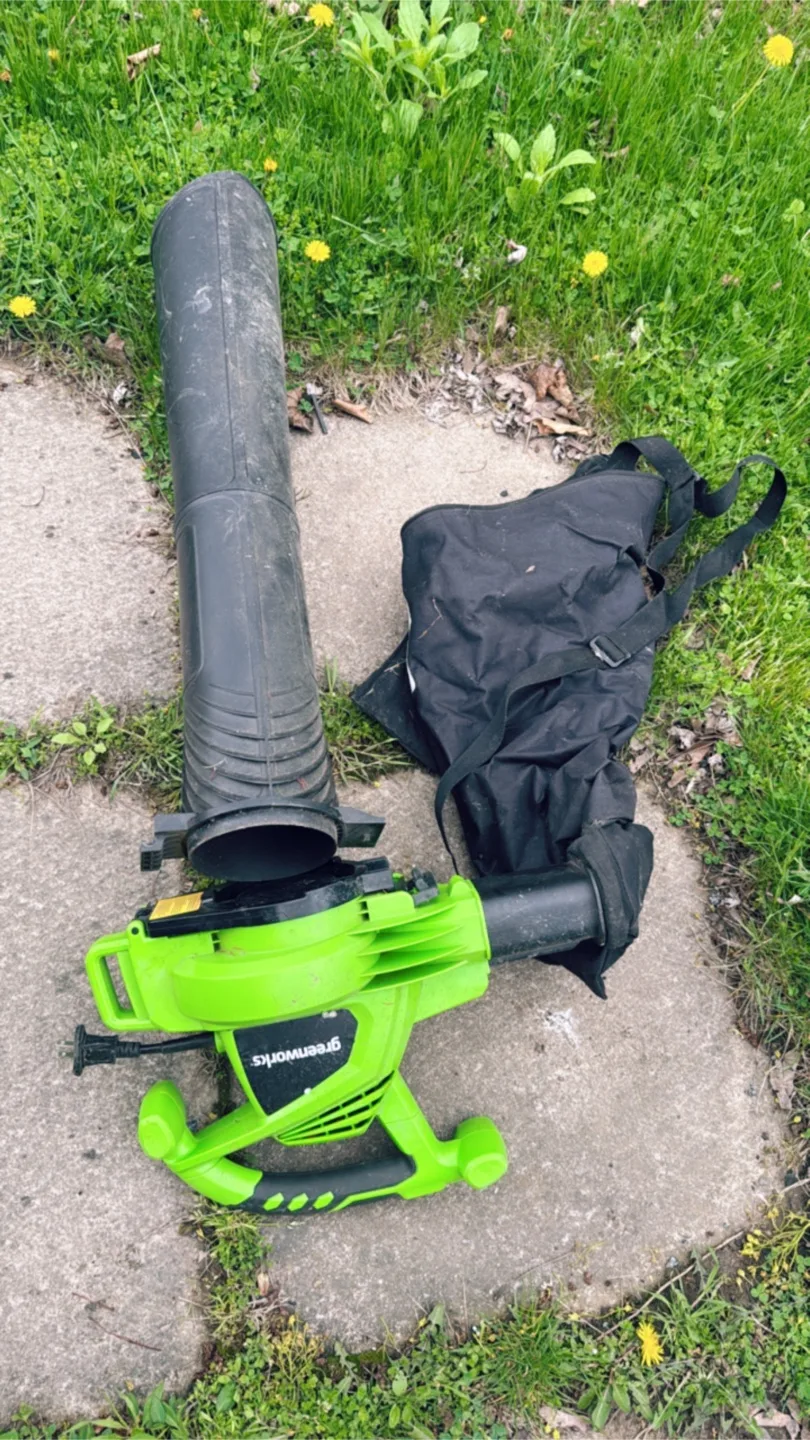 Greenworks Corded Leaf Blower with Vacuum and Collection Bag image indicator(2)