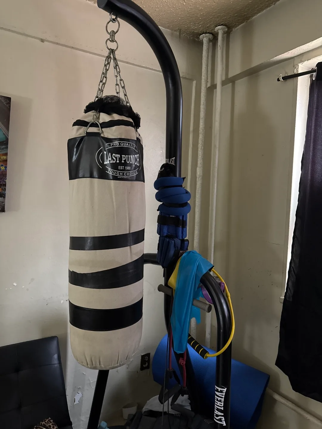 Last Punch Heavy Bag with Stand image indicator(2)