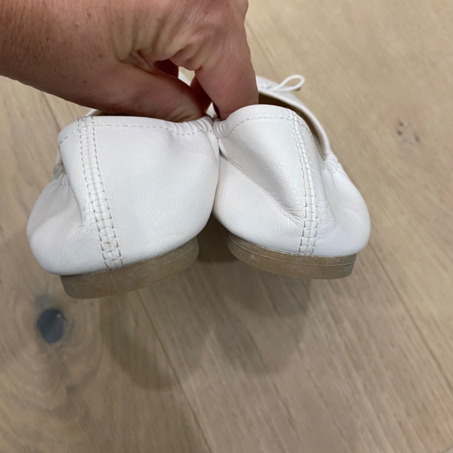 Size 1.5/33 girls white ballet flats - photo 3