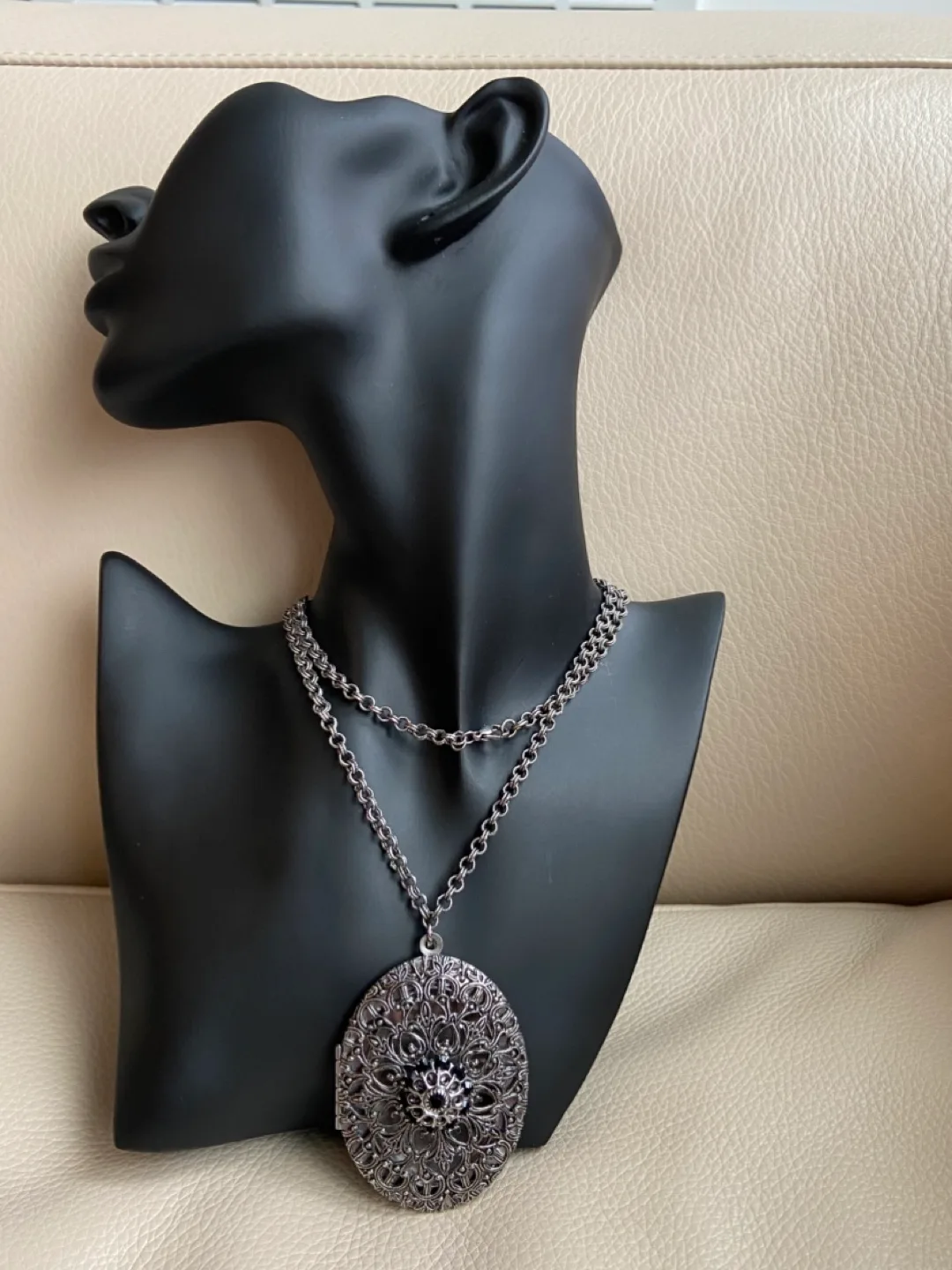 Gorgeous Silver Filigree Locket Necklace thumbnail