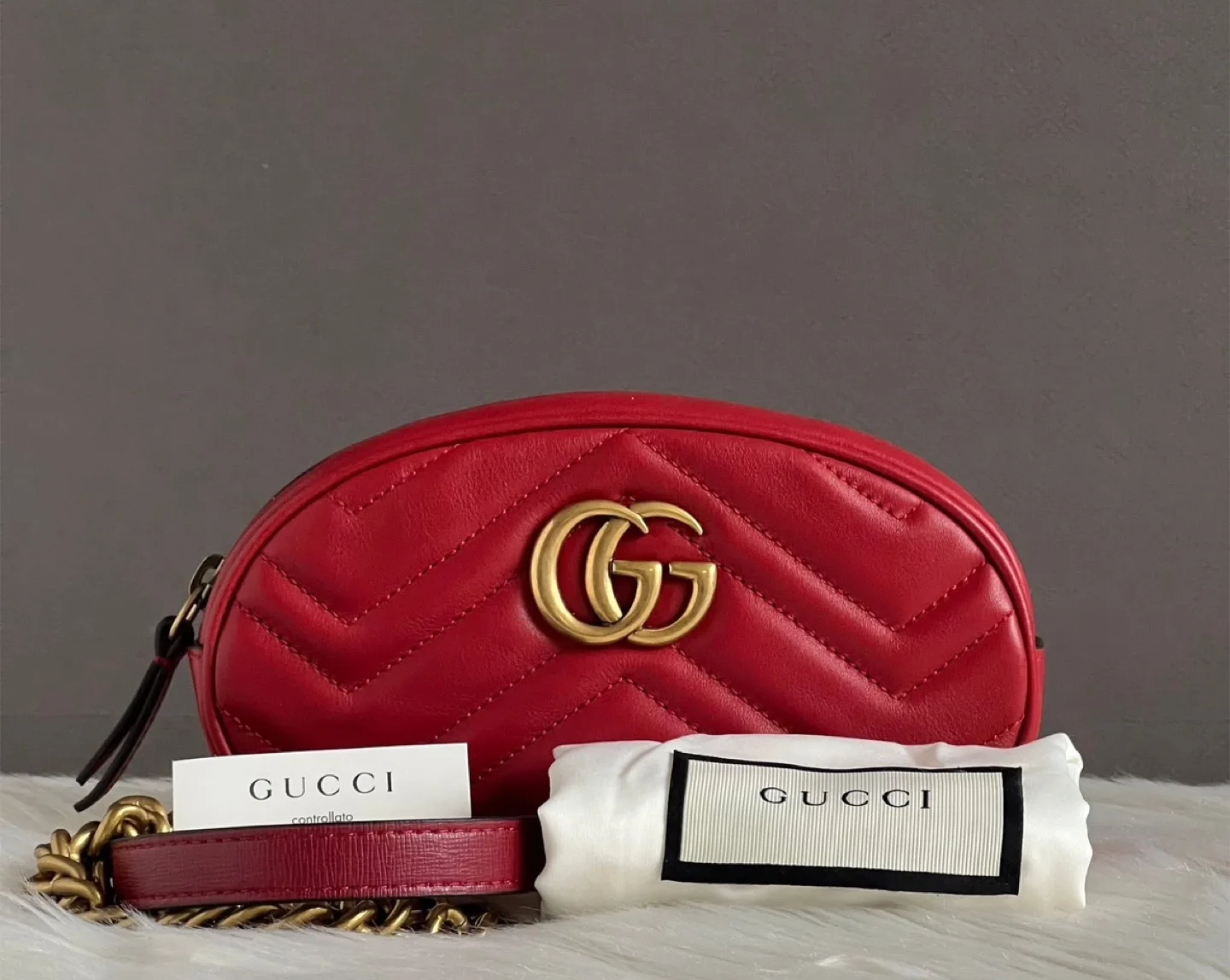 🎀 PRE-LOVED 🎀 Gucci Mini Marmont Two-Way Bag thumbnail