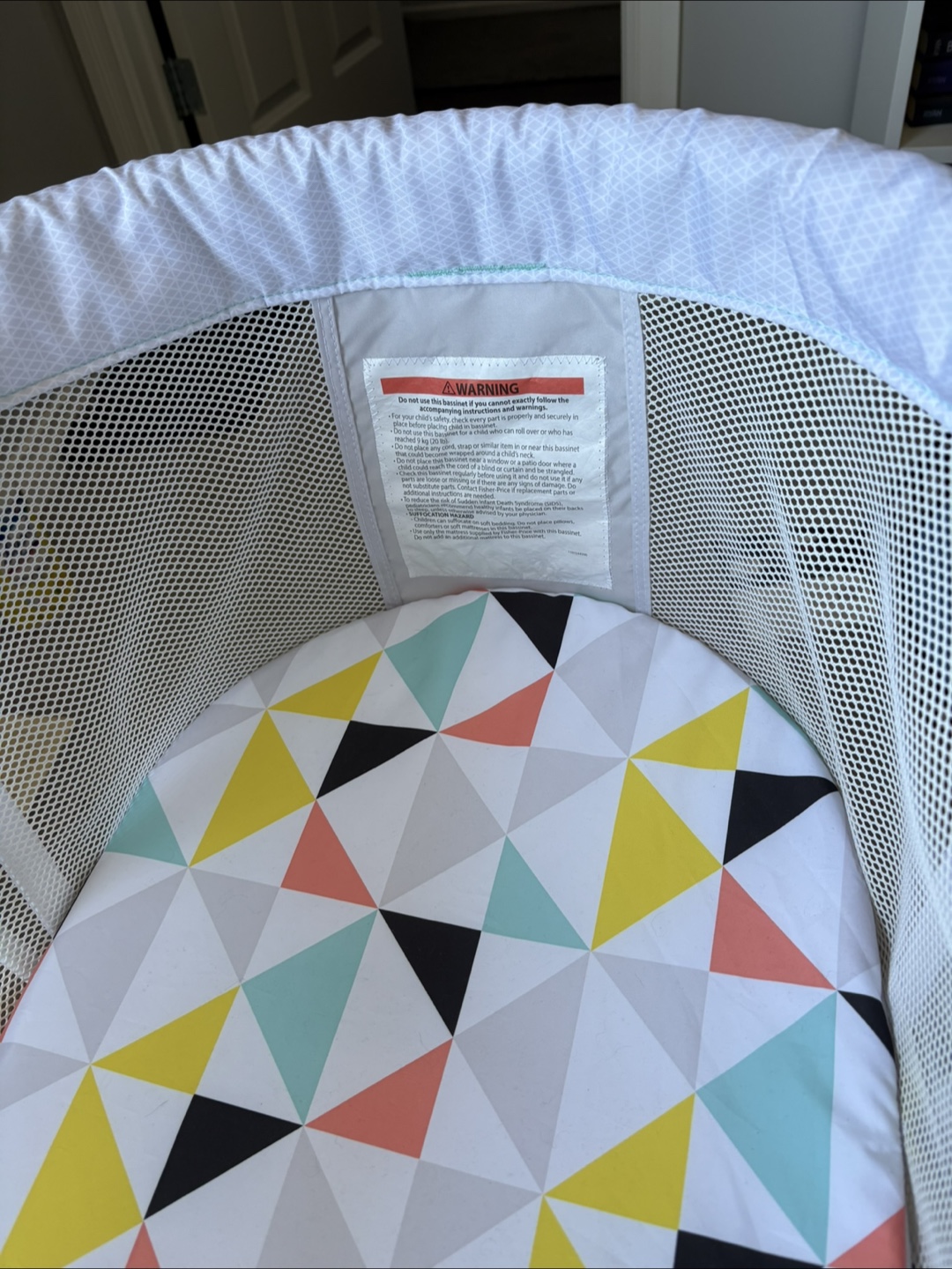 Fisher-Price Soothing Motions Bassinet with Mobile - photo 3