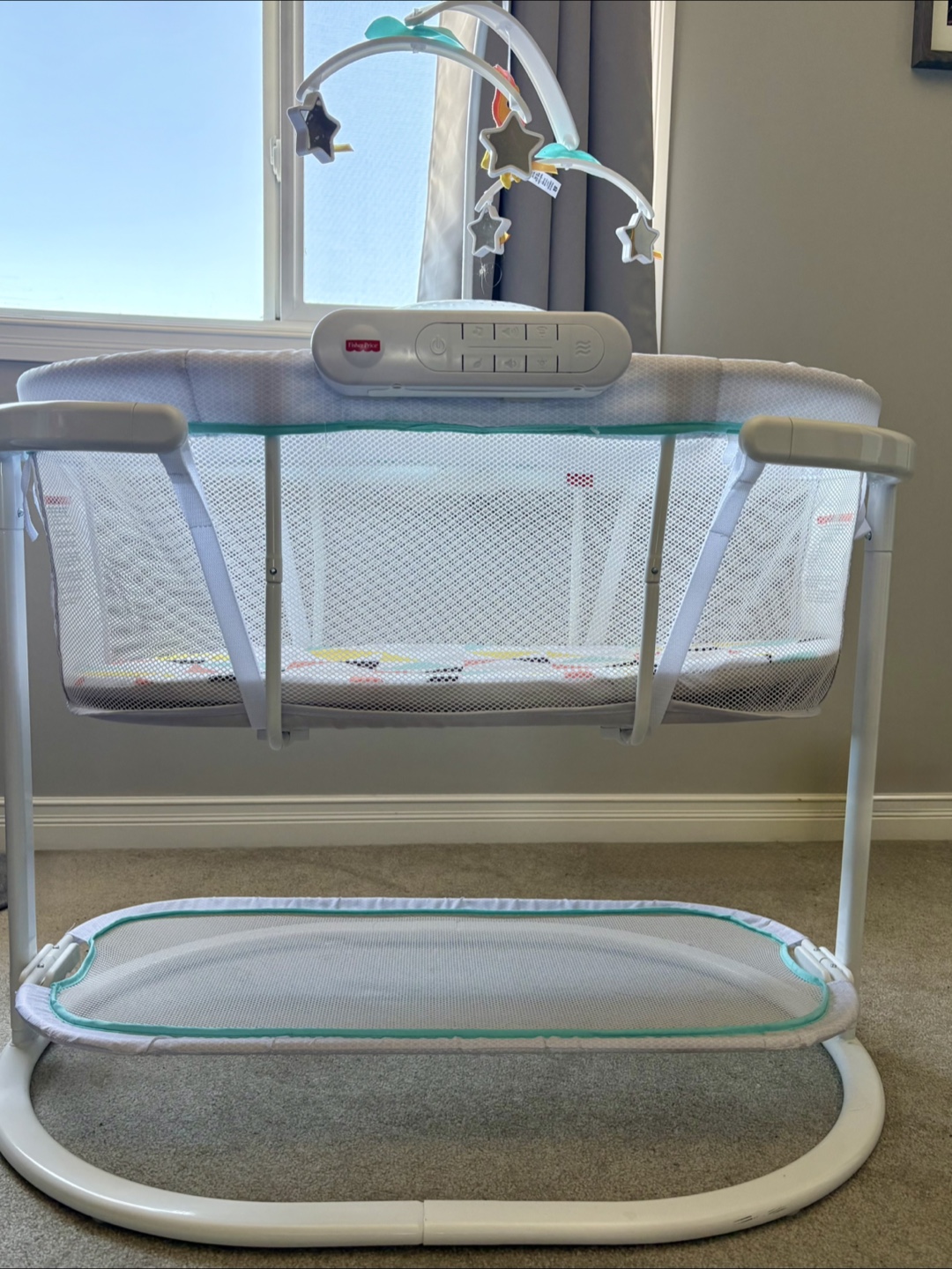 Fisher-Price Soothing Motions Bassinet with Mobile
