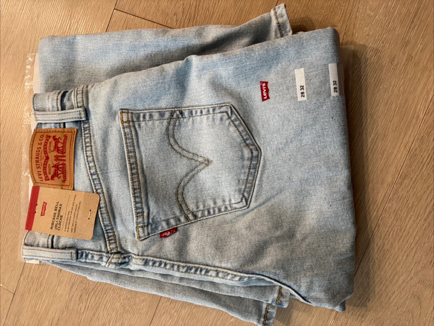 Levi's 70s High Flare Jeans - Size 28/32 image indicator(3)