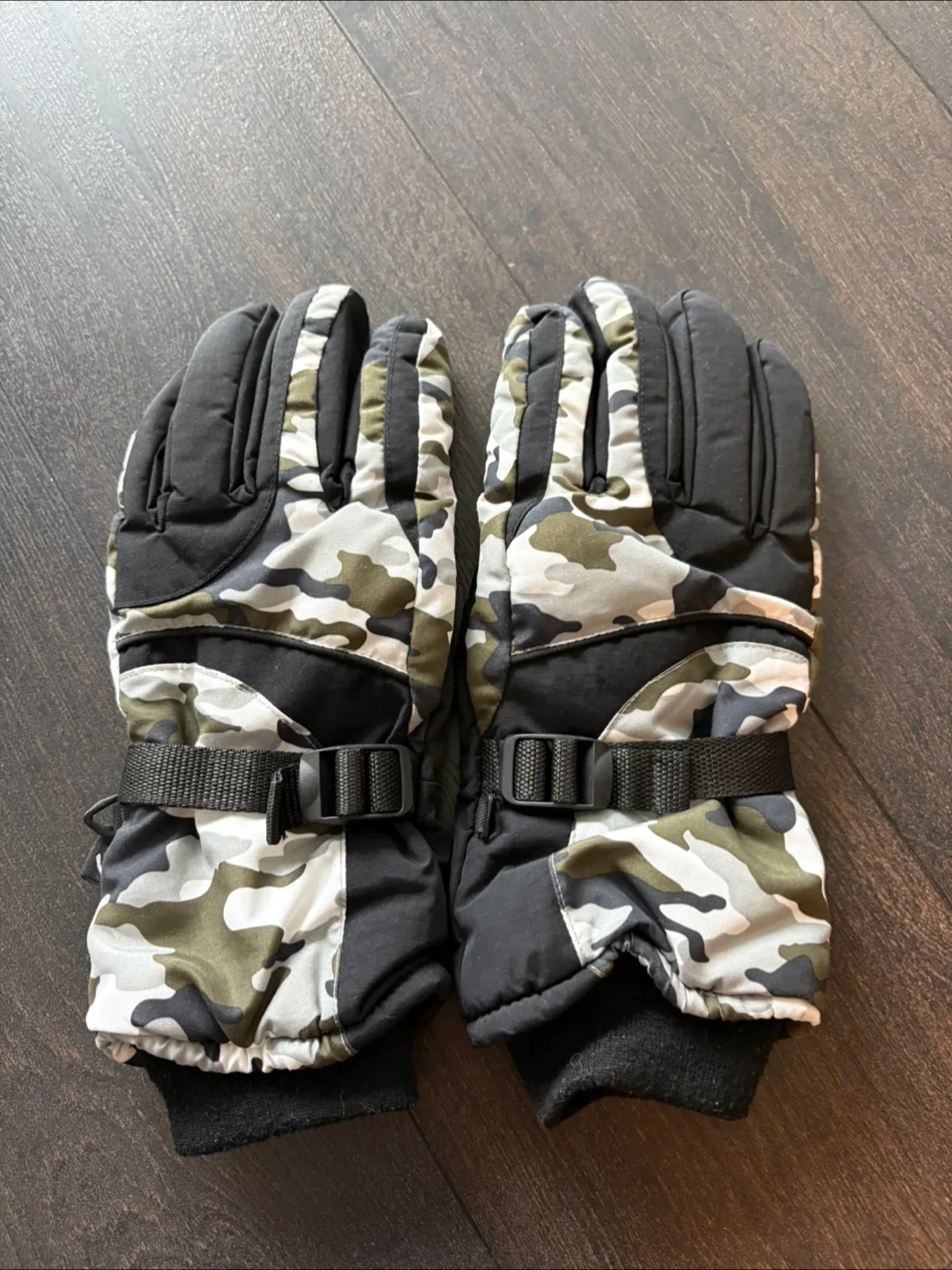 Ski/snowboarding gloves thumbnail