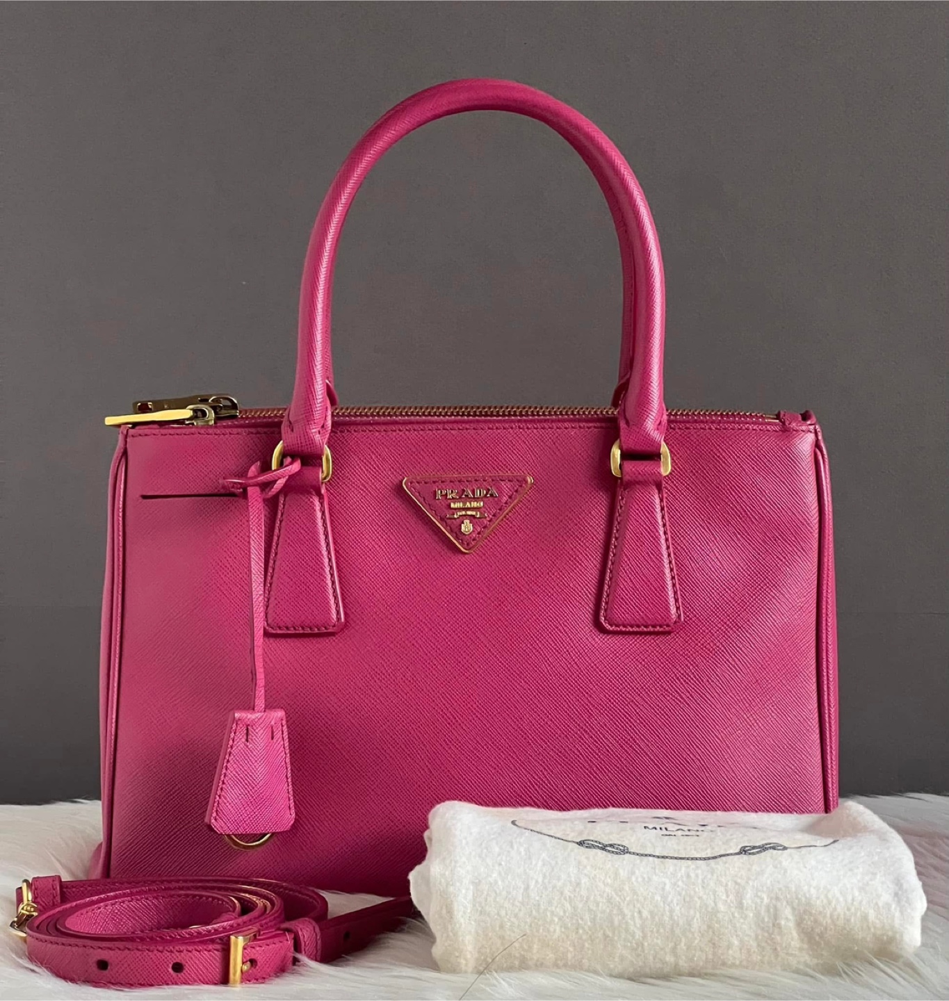 🎀 PRE-LOVED 🎀 Prada Saffiano Lux Medium Galleria Zip Tote