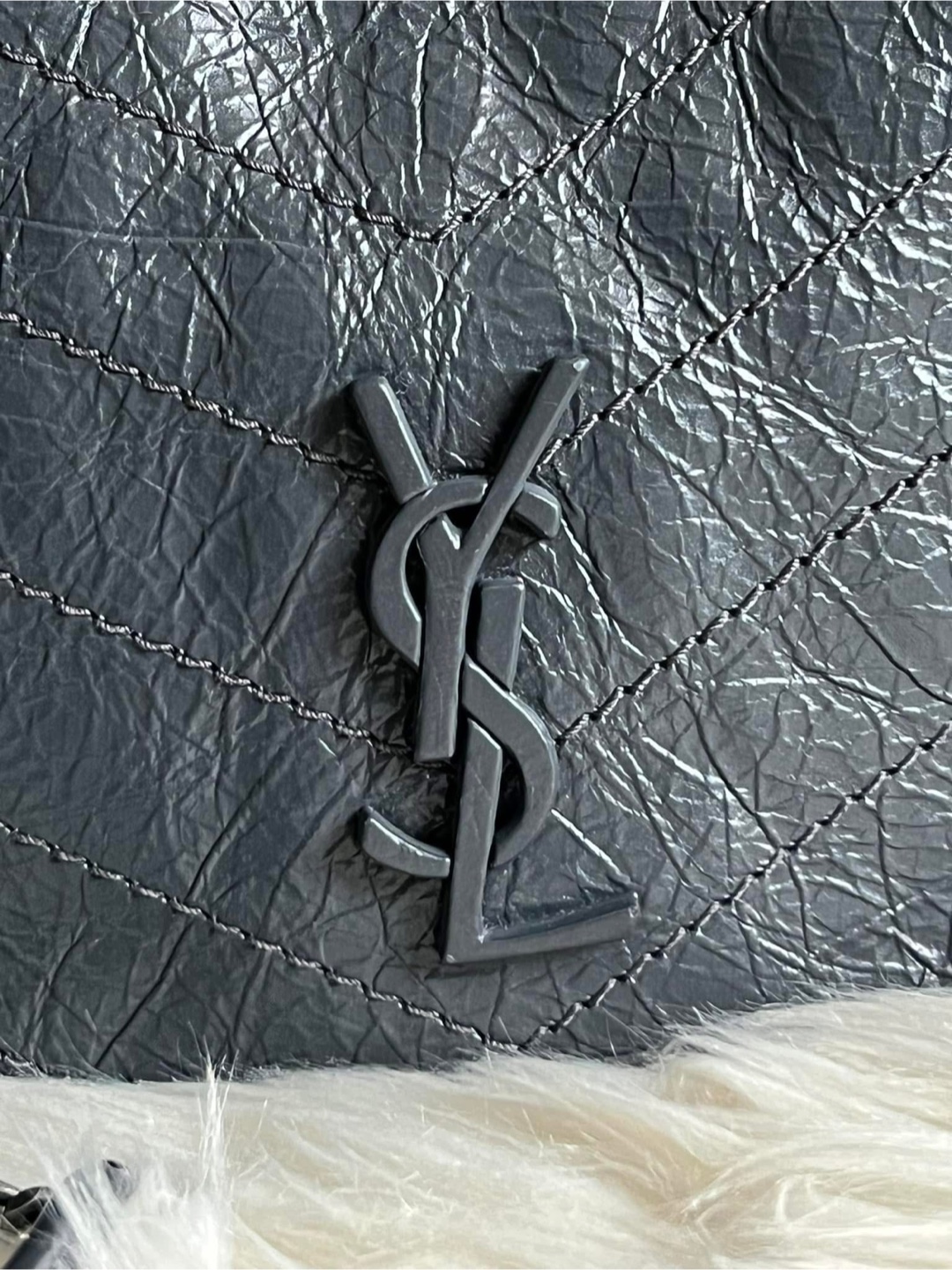 🎀 PRE-LOVED 🎀 Yves Saint Laurent Small Niki Woc - photo 2