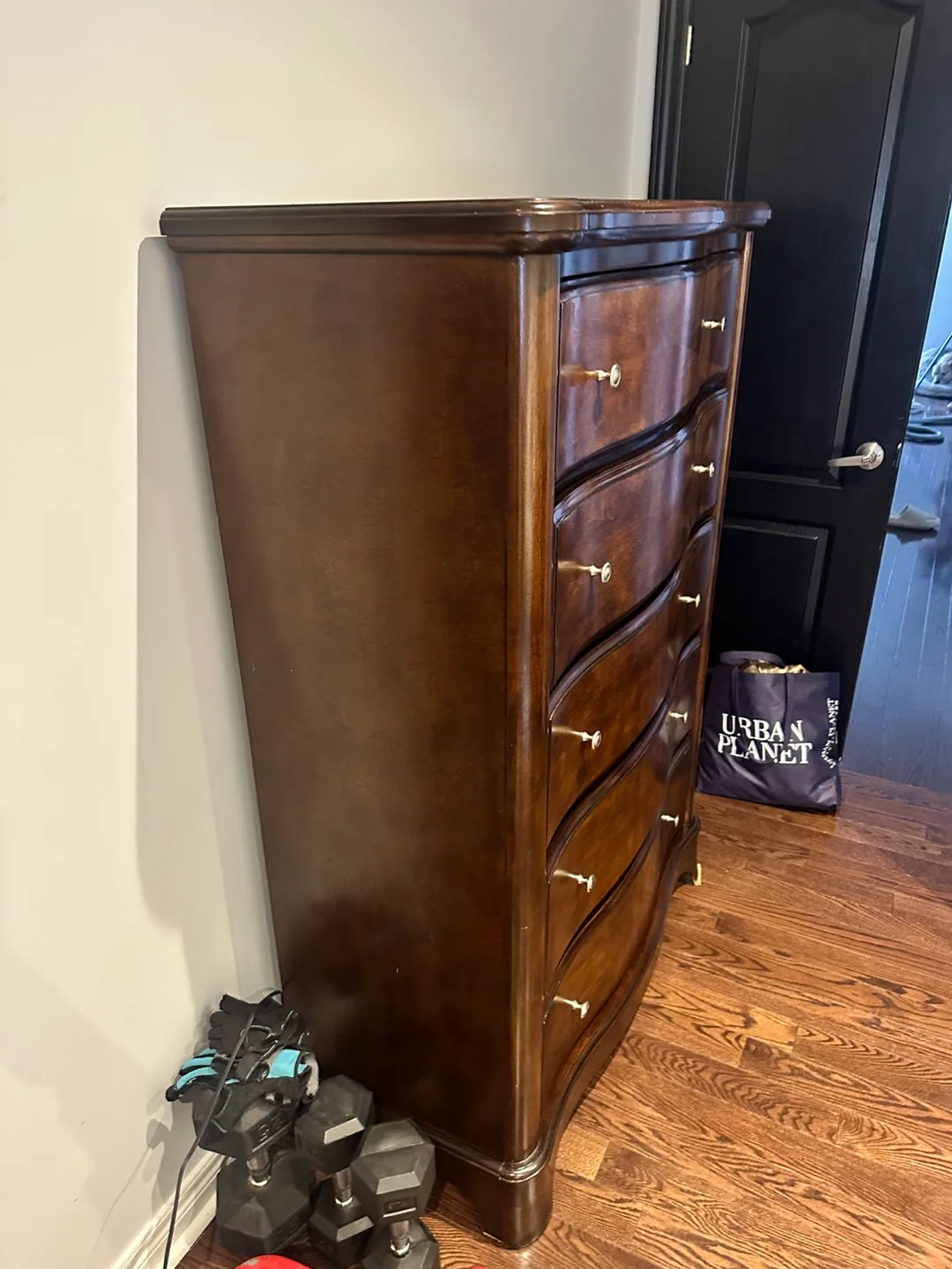 Five-Drawer Chest of Drawers image indicator(2)