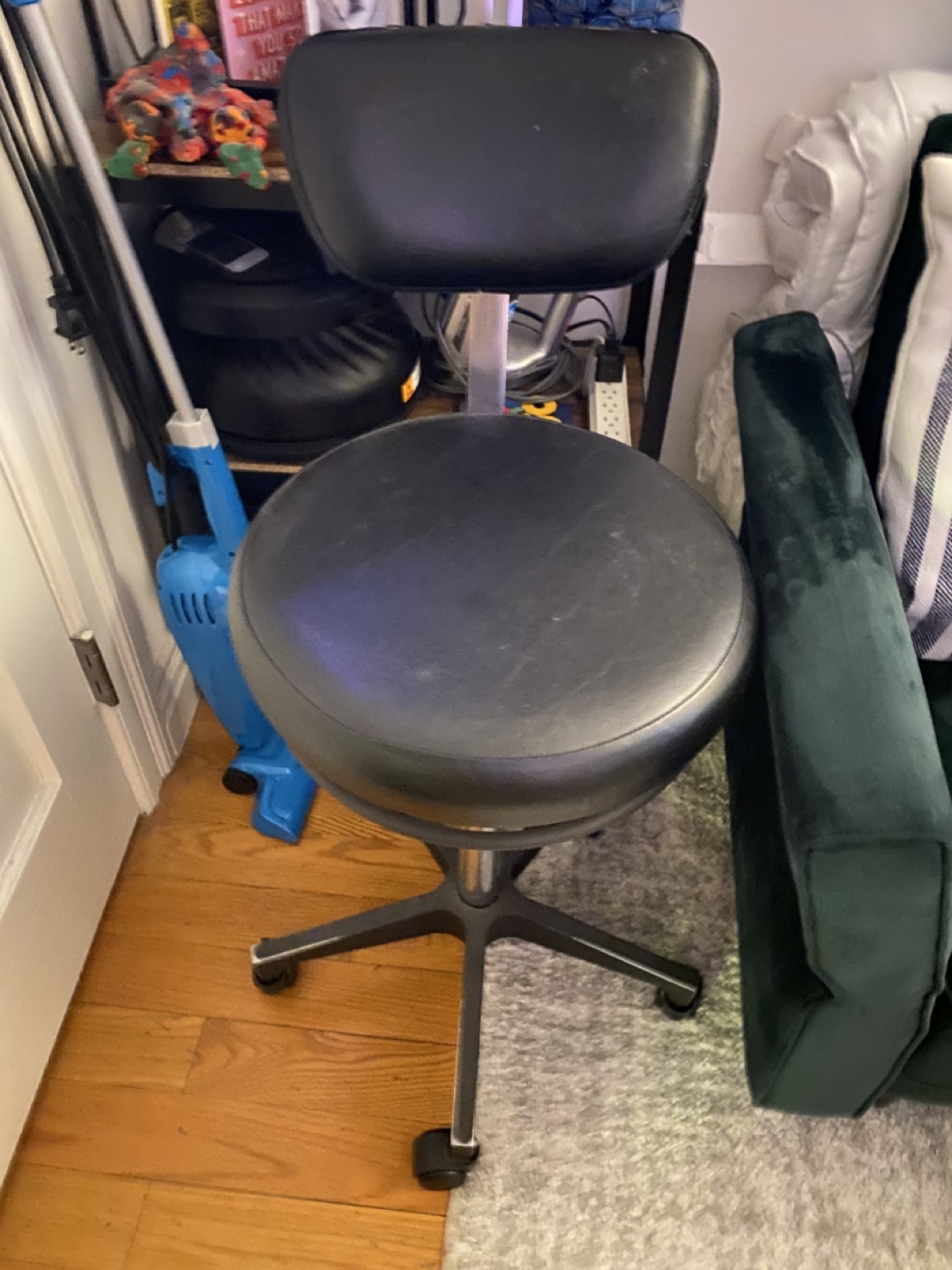 Rolling chair