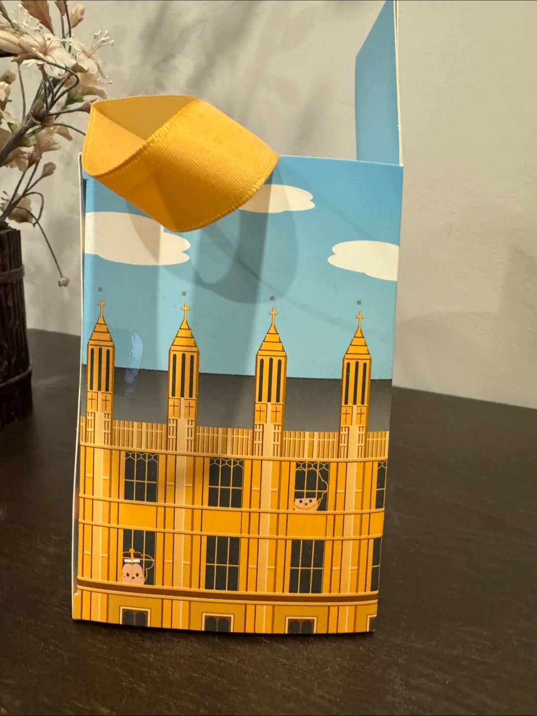 Disney Tsum Tsum Mickey and Minnie Mouse London Set image indicator(2)