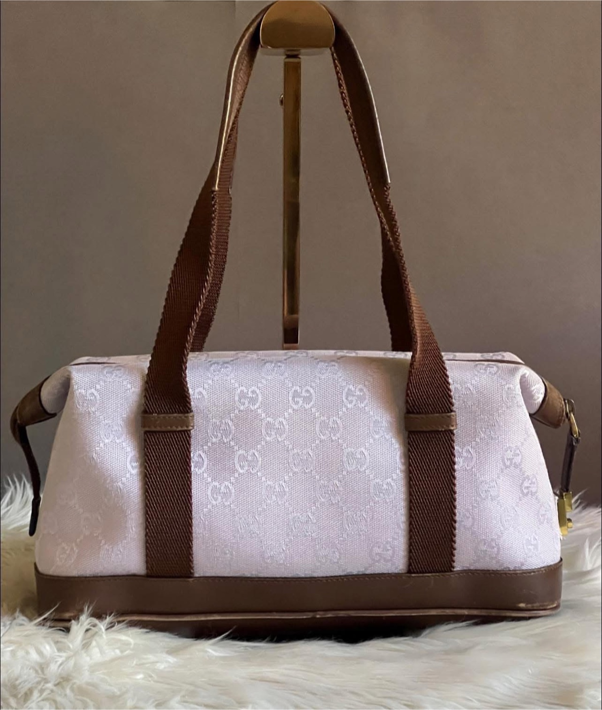 Gucci Small Duffle Bag in Signature Canvas - photo 3