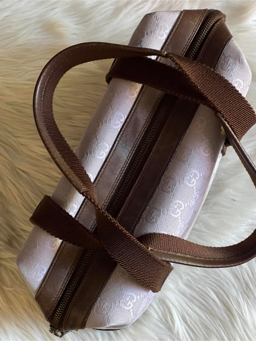 Gucci Small Duffle Bag in Signature Canvas - photo 4