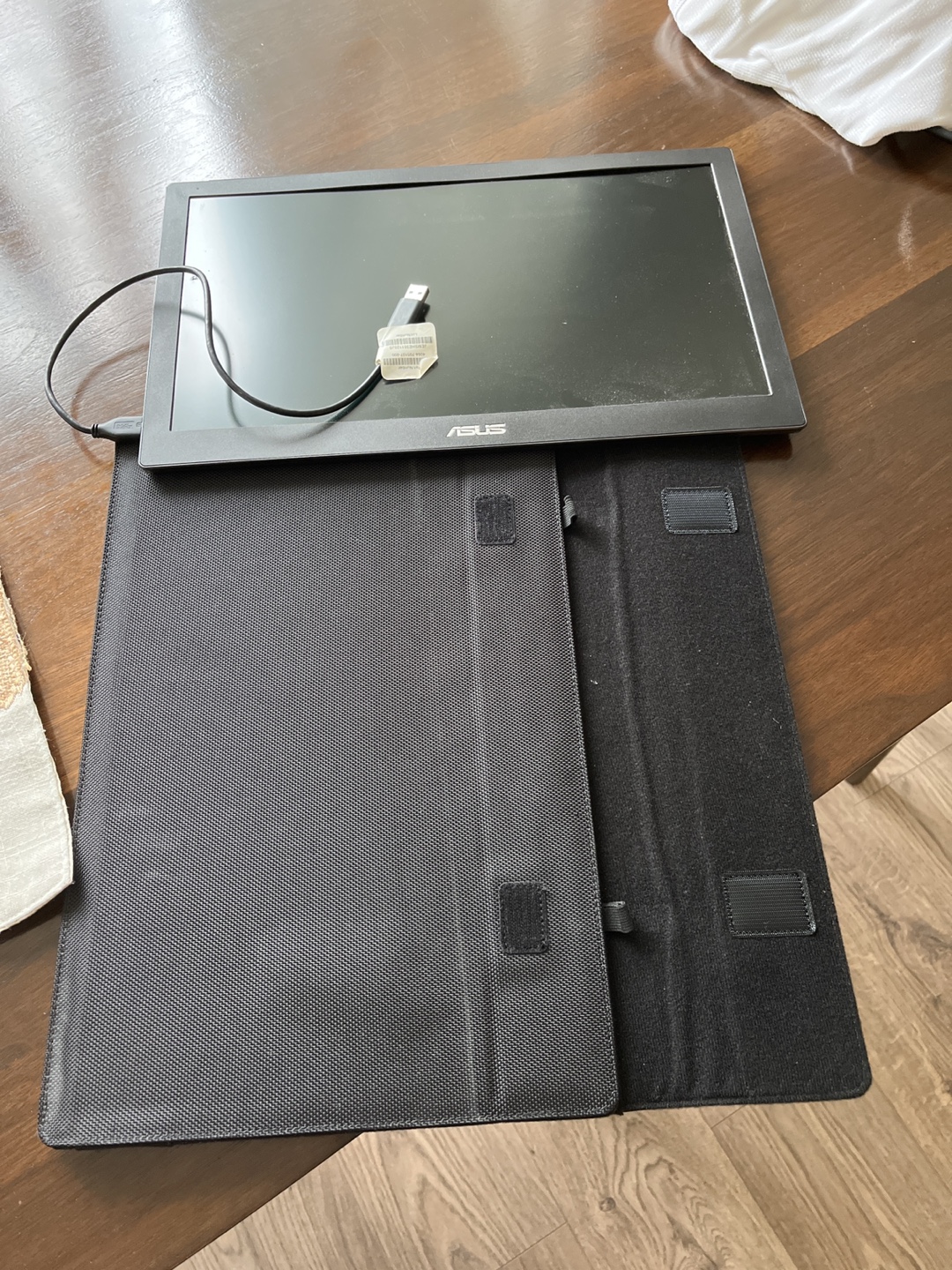 ASUS MB168B Portable Monitor with Case - photo 3