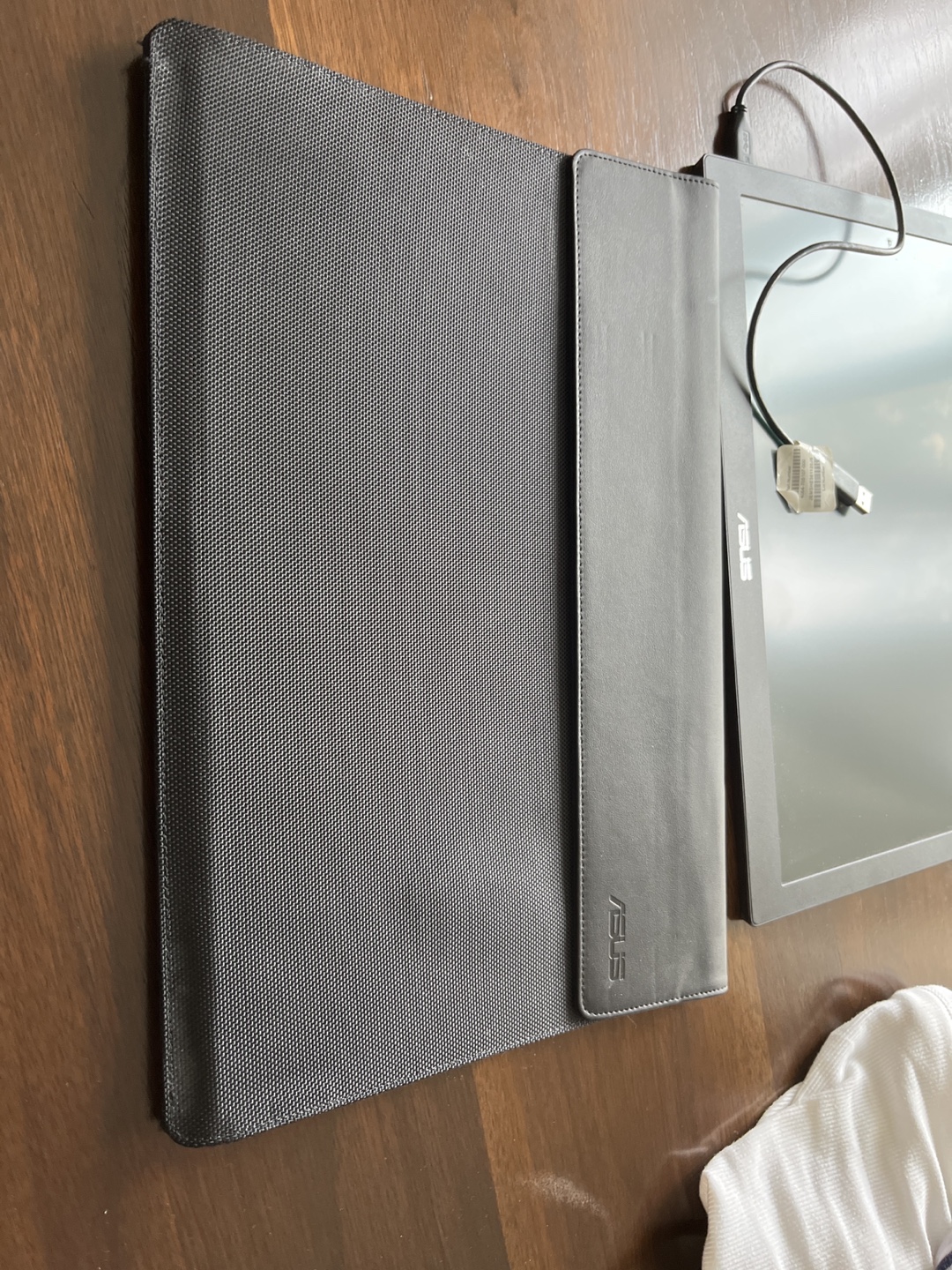 ASUS MB168B Portable Monitor with Case - photo 2