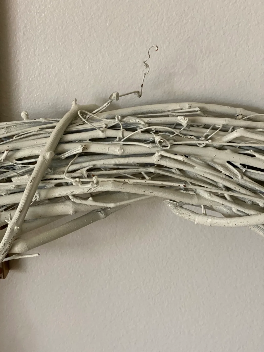 White Grapevine Wreath image indicator(2)