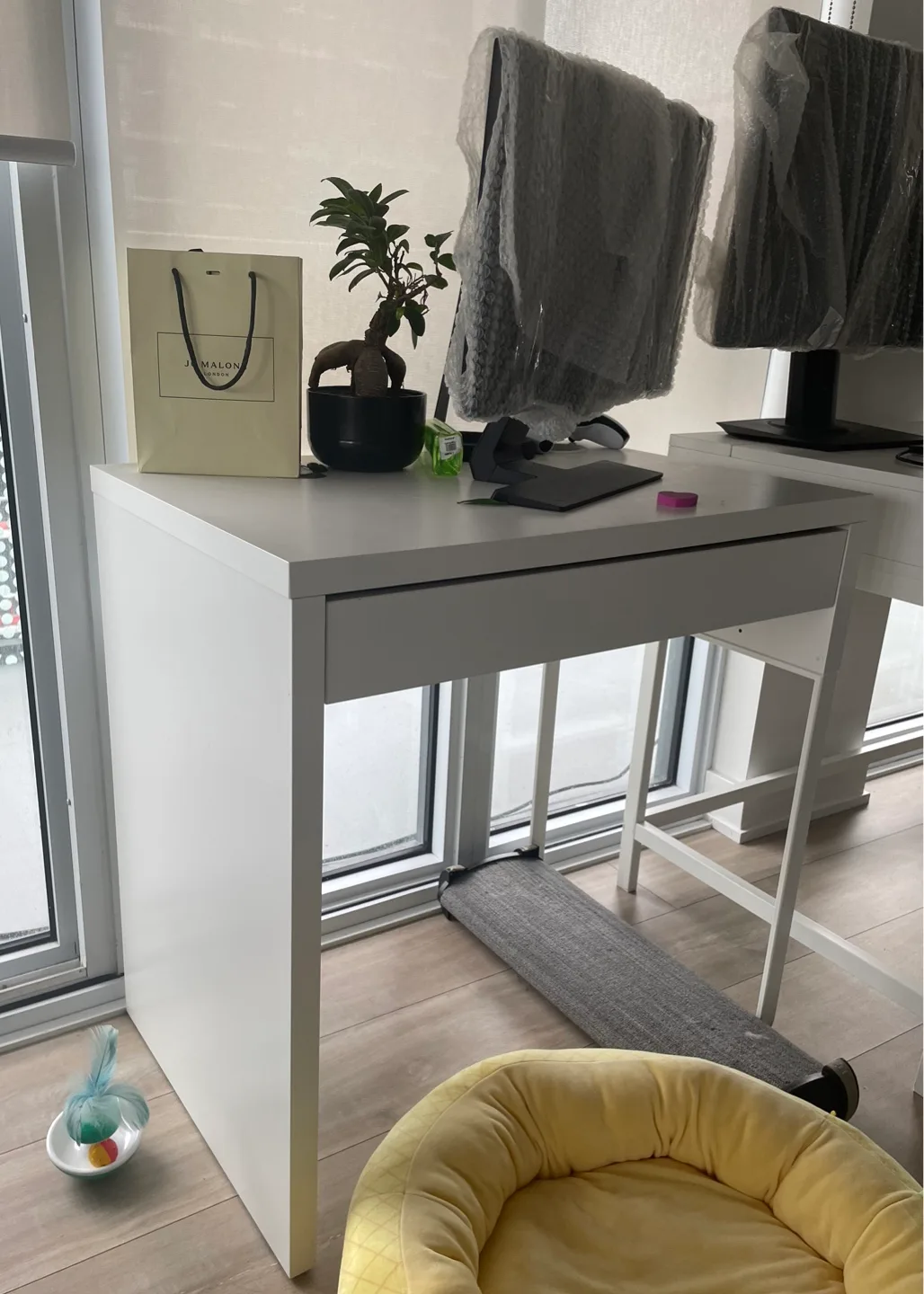 White Desk with Drawer image indicator(3)