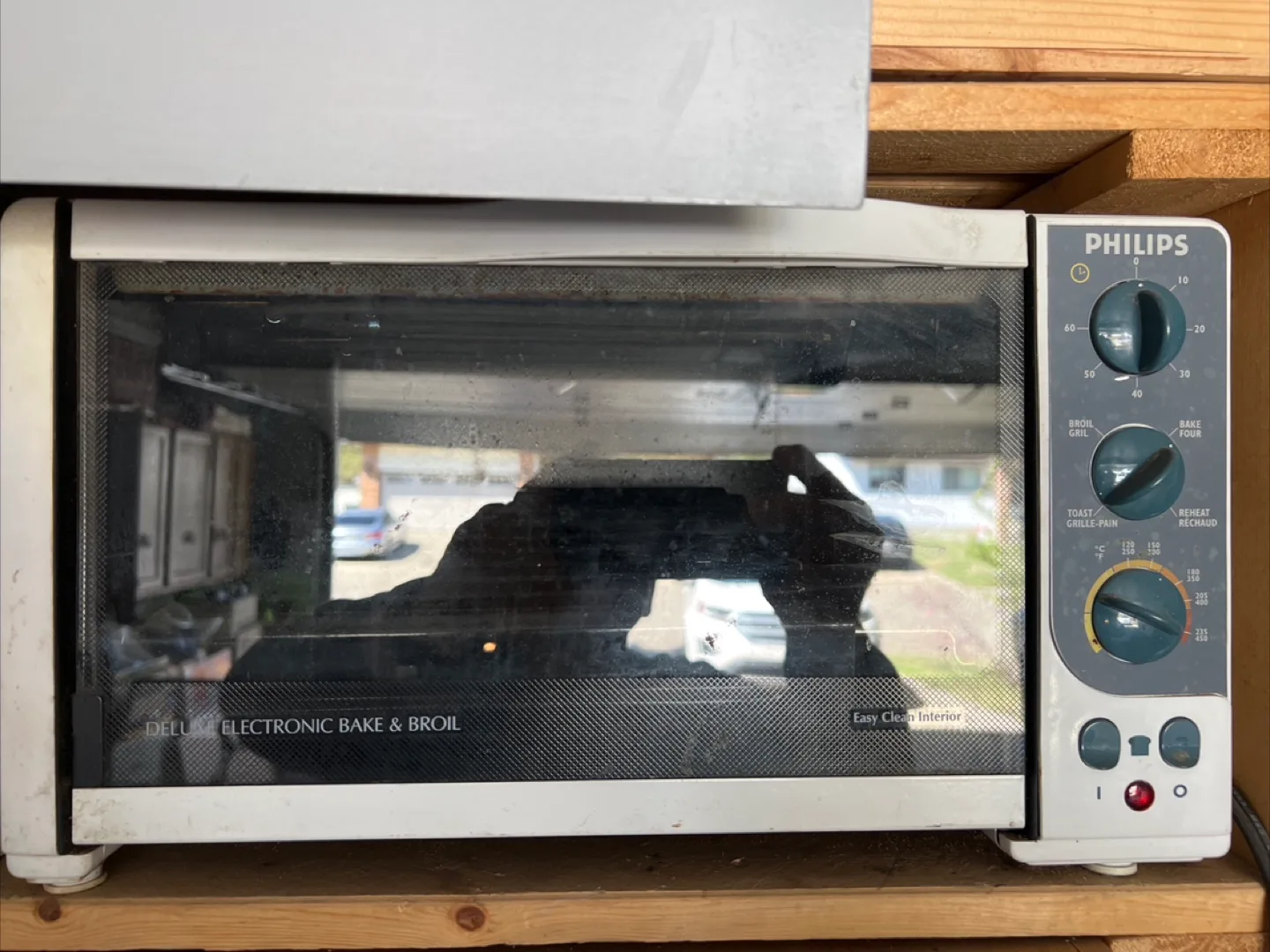 Philips Deluxe Electronic Bake & Broil Oven thumbnail