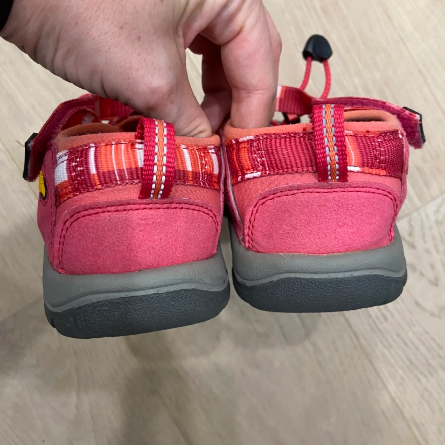 Size 4/37 kids keen sandals image indicator(3)