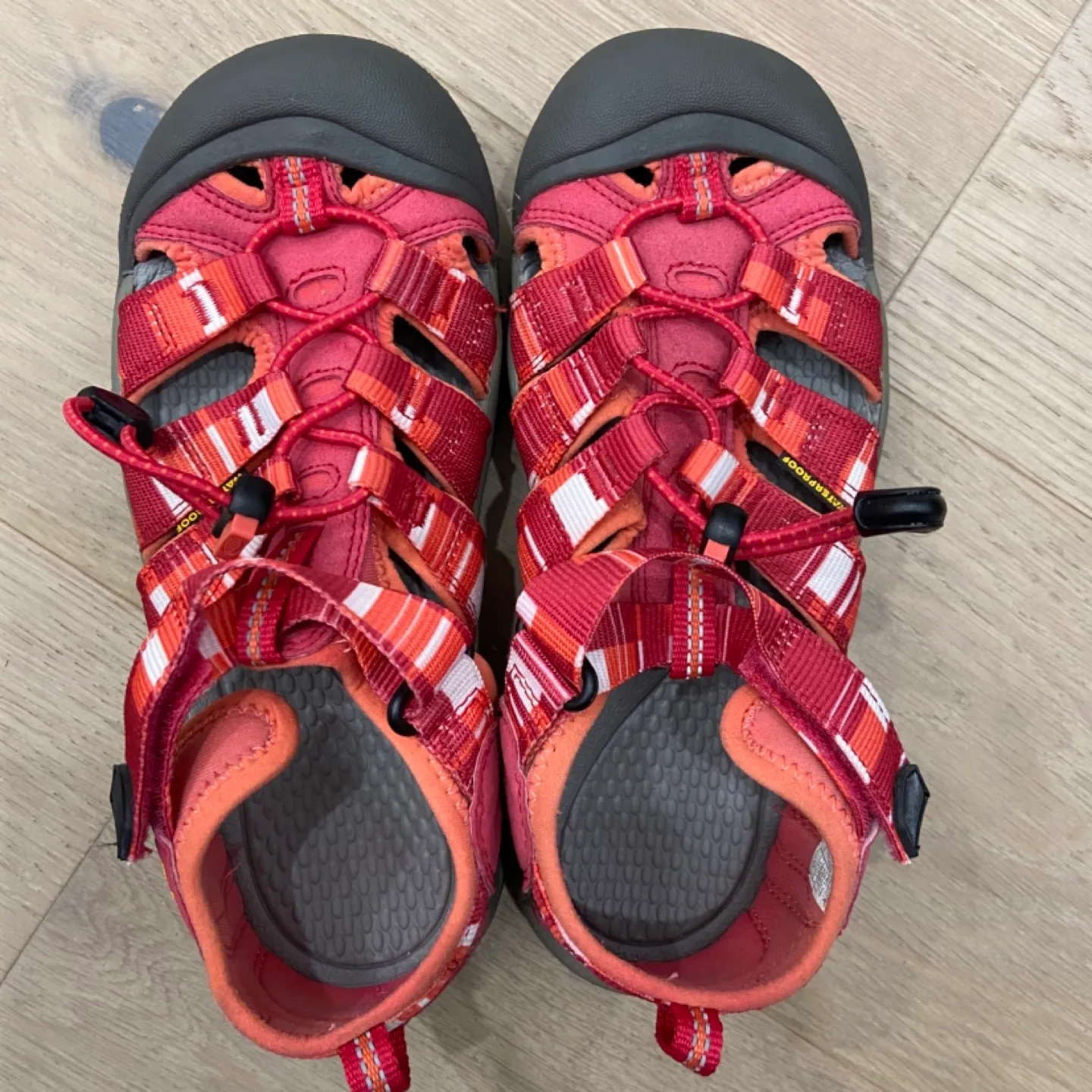 Size 4/37 kids keen sandals image indicator(4)