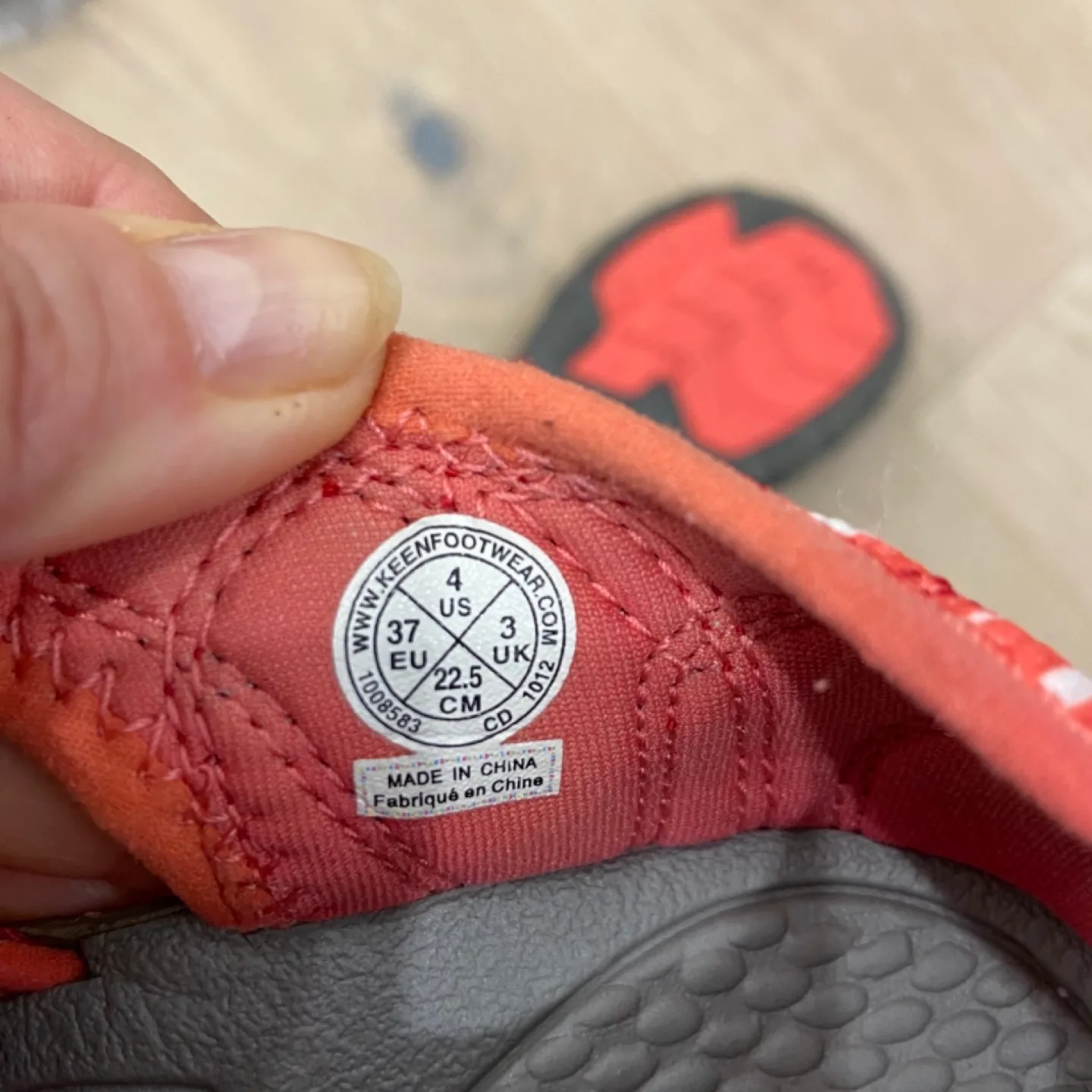 Size 4/37 kids keen sandals image indicator(6)