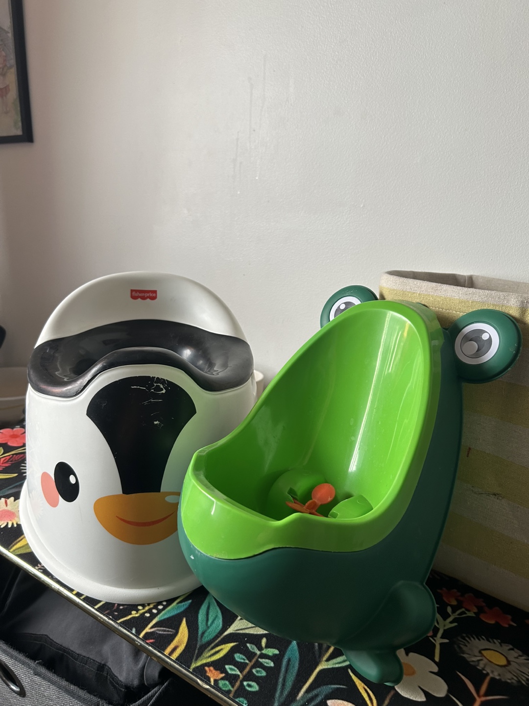 Potty Training Set: Penguin Potty & Frog Urinal - photo 2