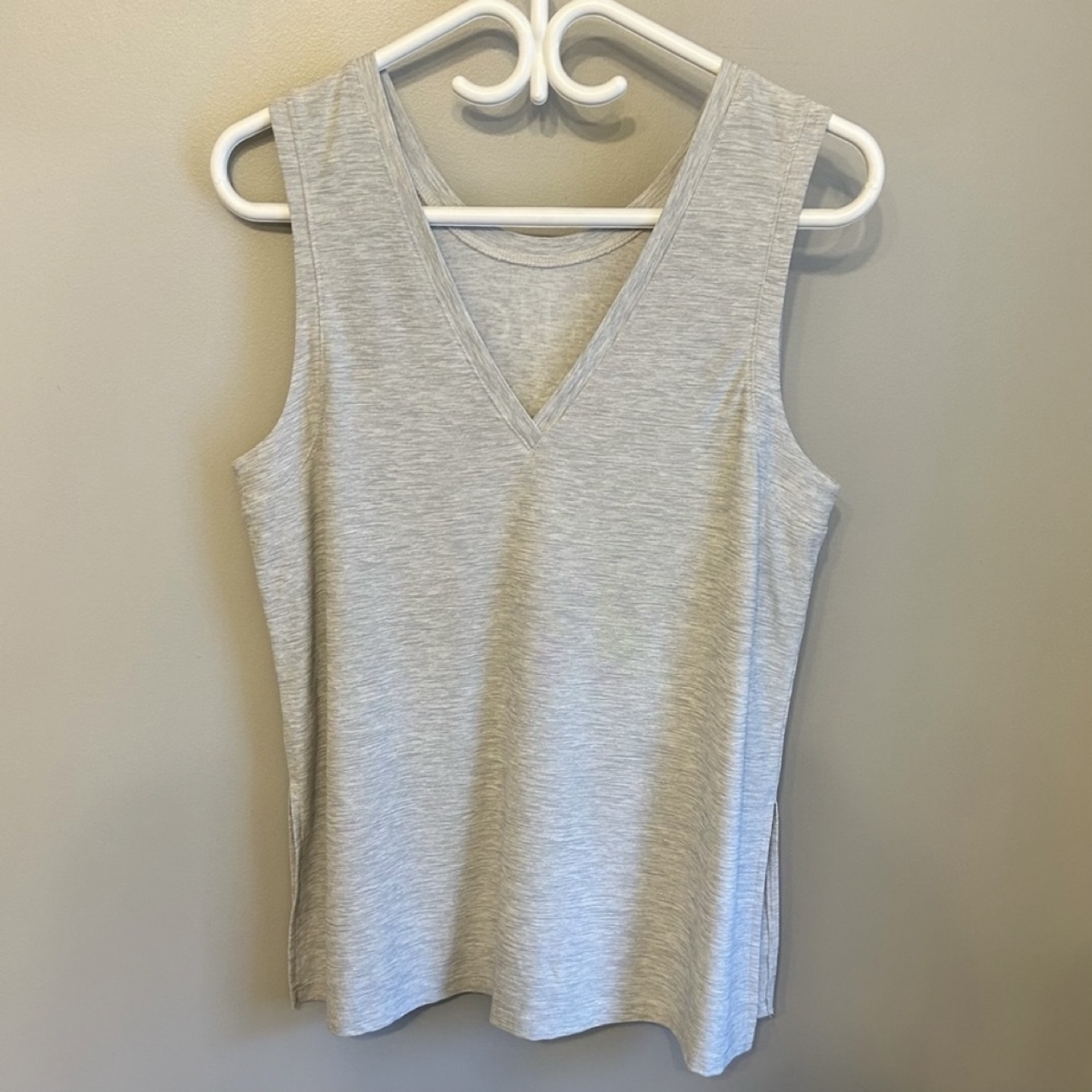Old Navy Active V Back Sleeveless Statement Tank Top Size M - photo 4