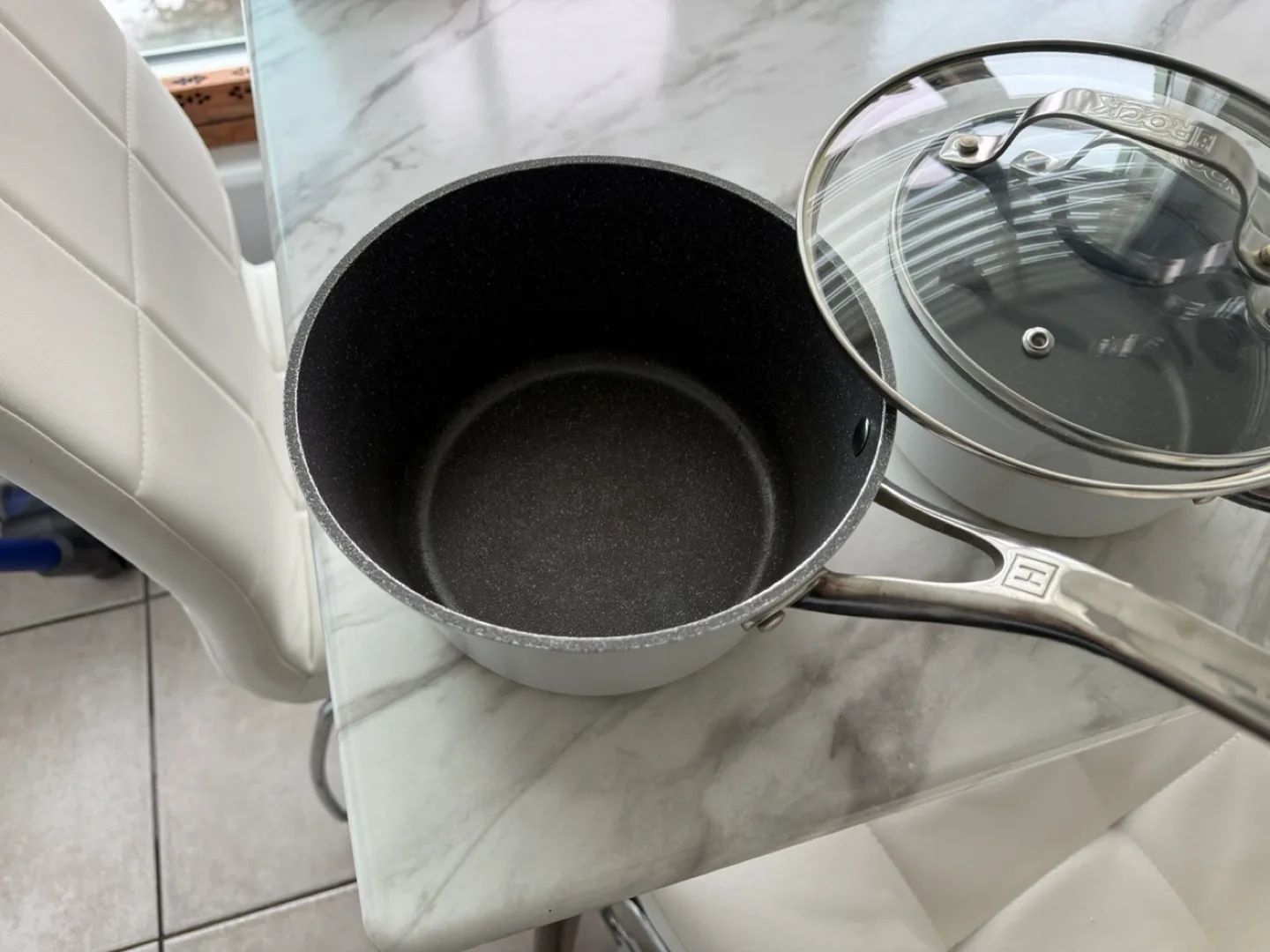 The Rock 2-Piece Cookware Set with Lids image indicator(3)