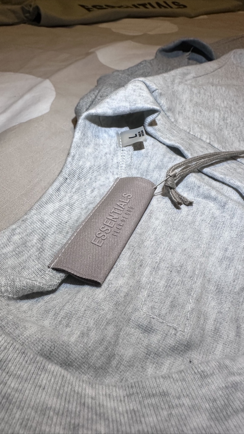 Essentials Fear of God T-Shirts (Size L) - photo 2
