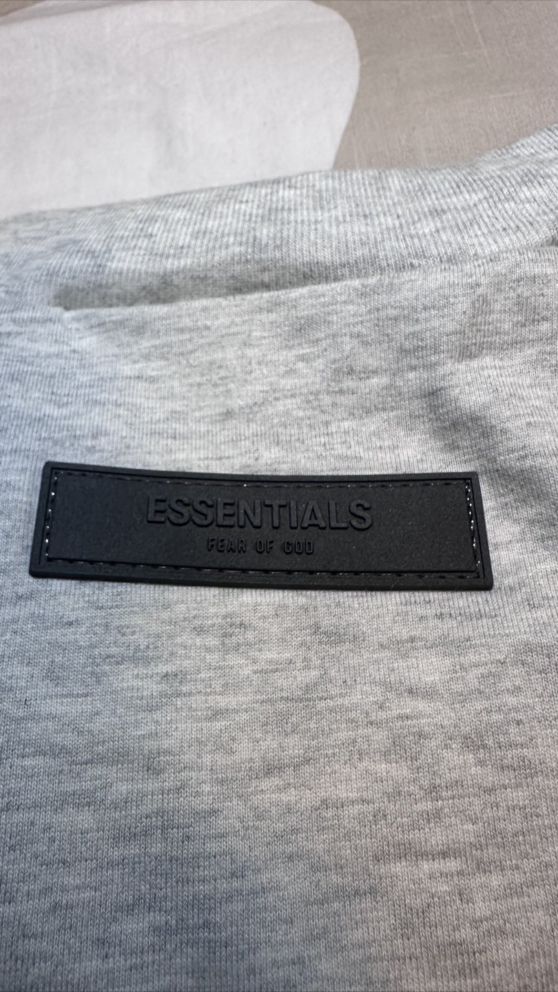 Essentials Fear of God T-Shirts (Size L) - photo 4