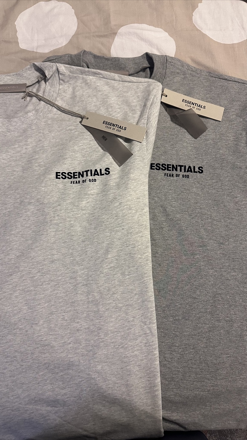 Essentials Fear of God T-Shirts (Size L)
