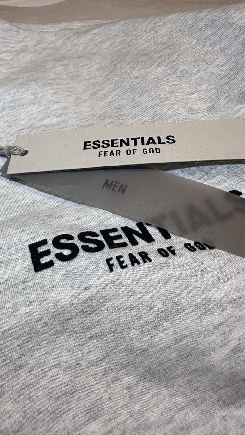 Essentials Fear of God T-Shirts (Size L) - photo 5