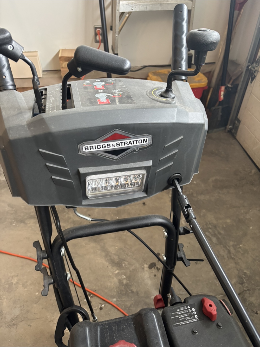 Briggs & Stratton 950 Series Snowblower - S1024 - photo 4