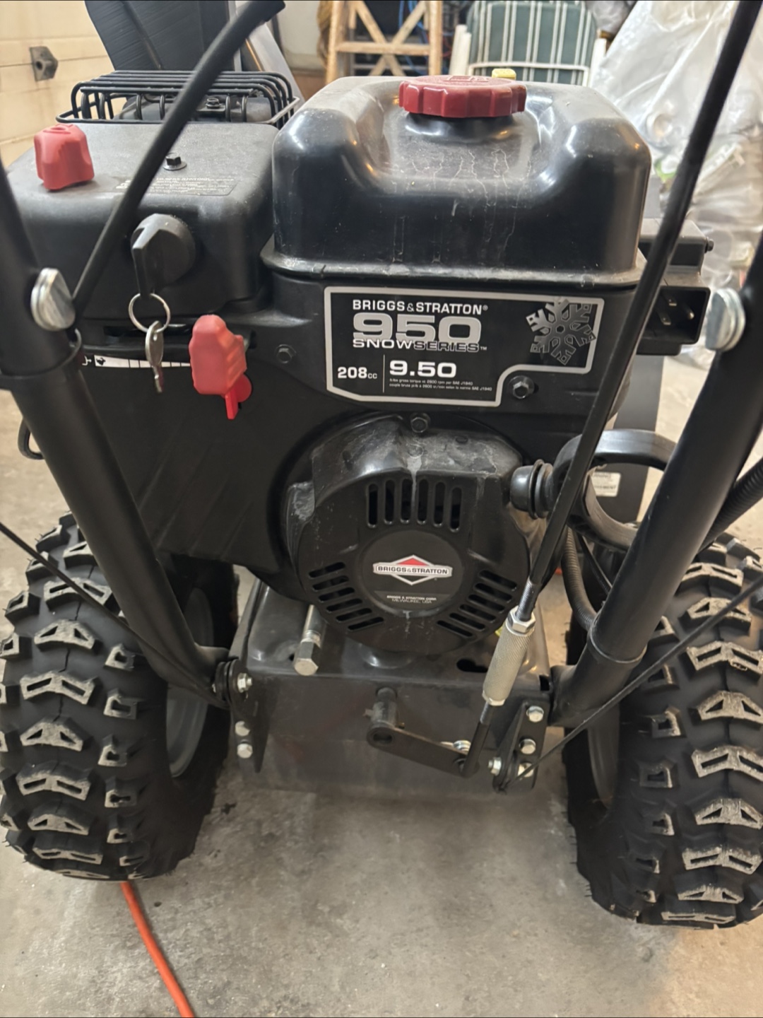 Briggs & Stratton 950 Series Snowblower - S1024