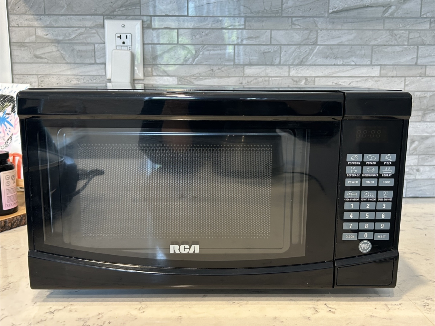 RCA 0.7 Cu. Ft. Microwave