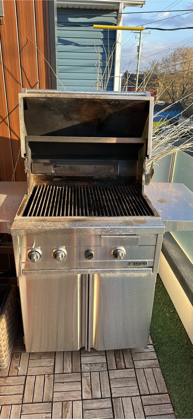 Lynx 4 Burner Stainless Steel Gas Grill - photo 2