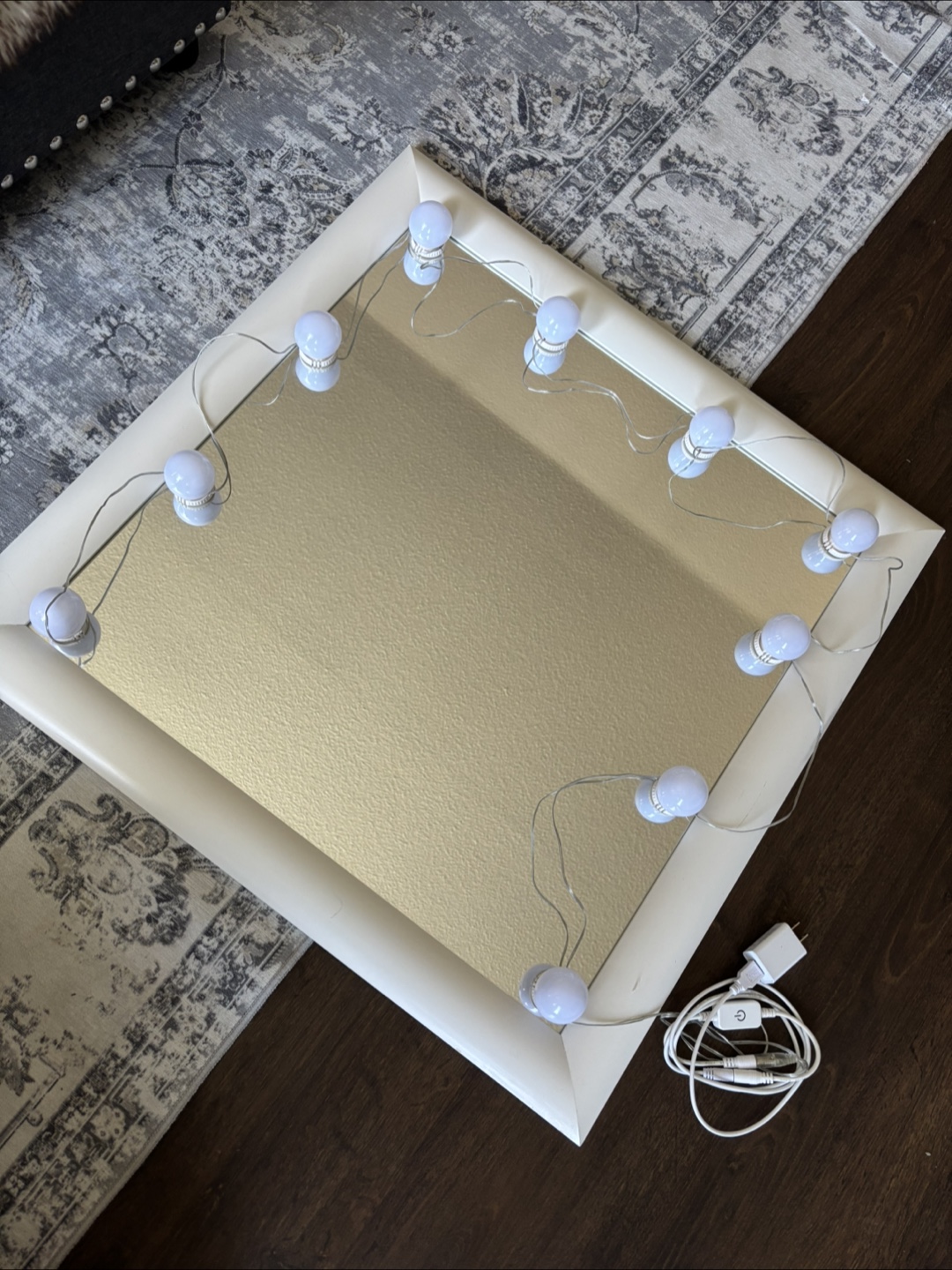 DIY Vanity Mirror with LED Lights - photo 2