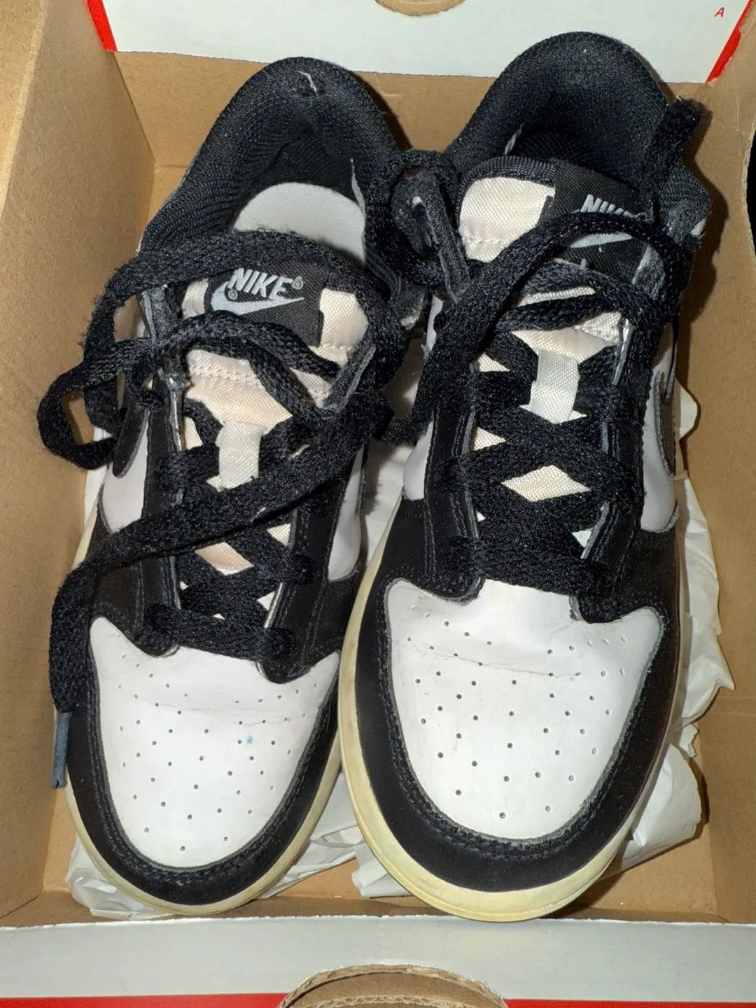 Nike Dunk Low Black and White Sneakers image indicator(3)