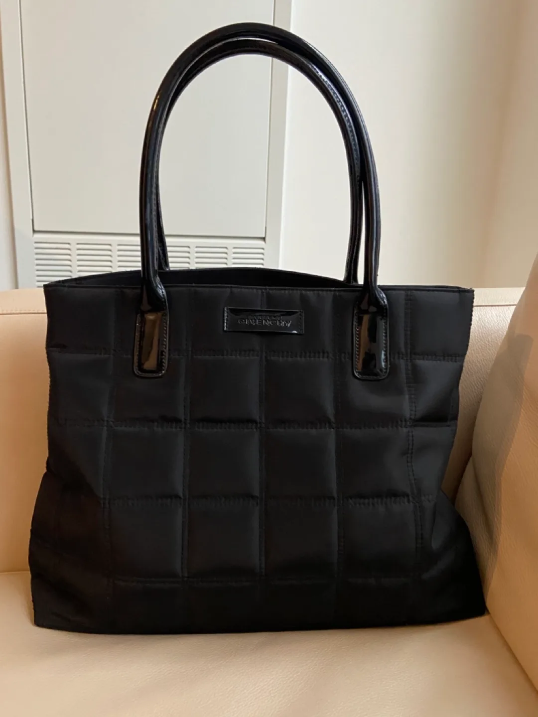 Authentic Givenchy Black Quilted Tote Bag image indicator(4)