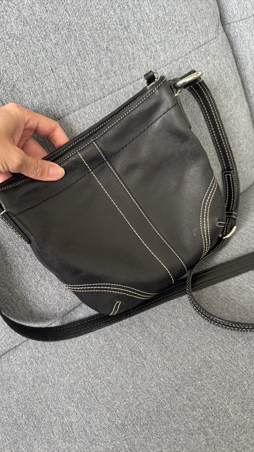 Coach Leather Crossbody Bag image indicator(3)