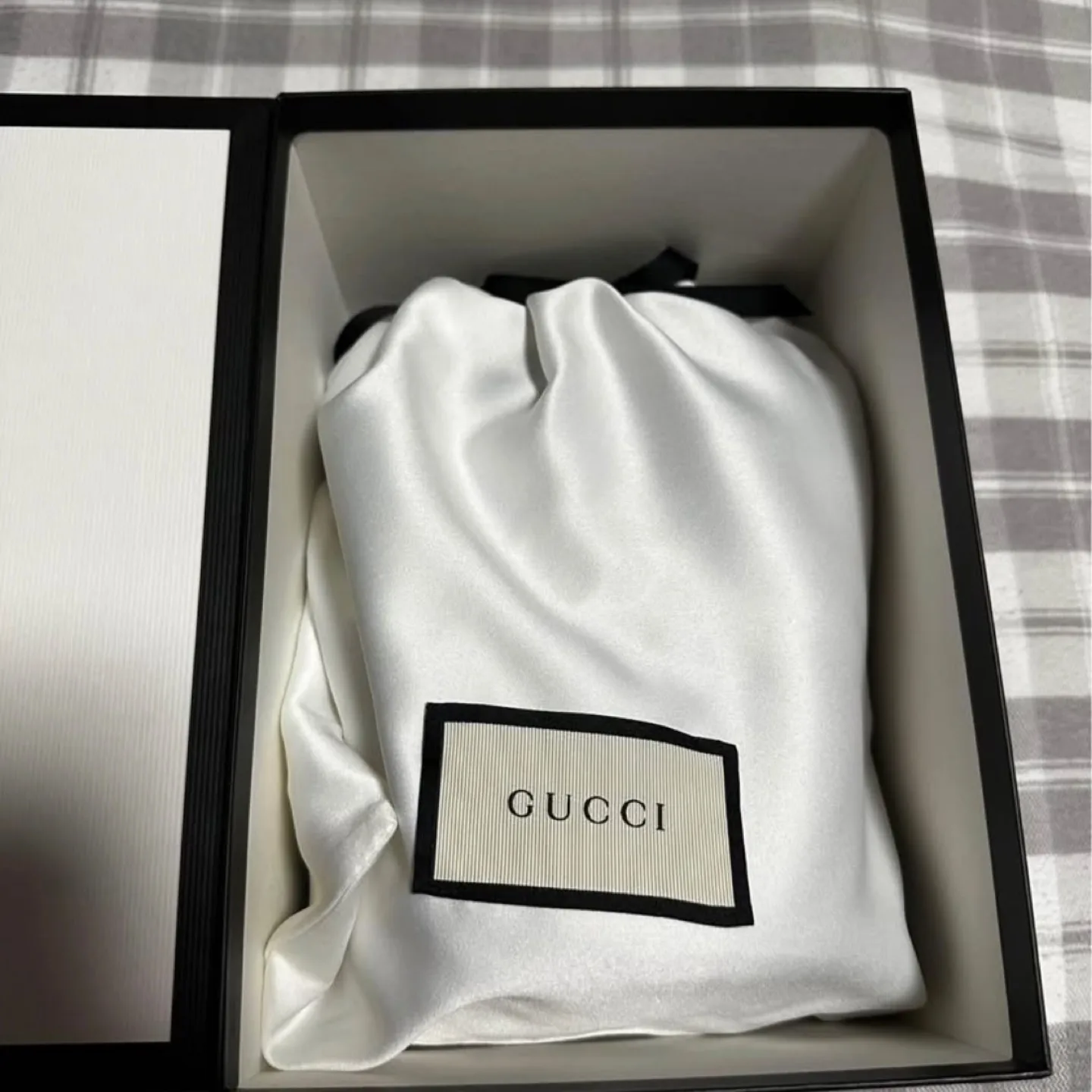 Gucci GG Marmont Mini Bucket Bag - Nude image indicator(6)
