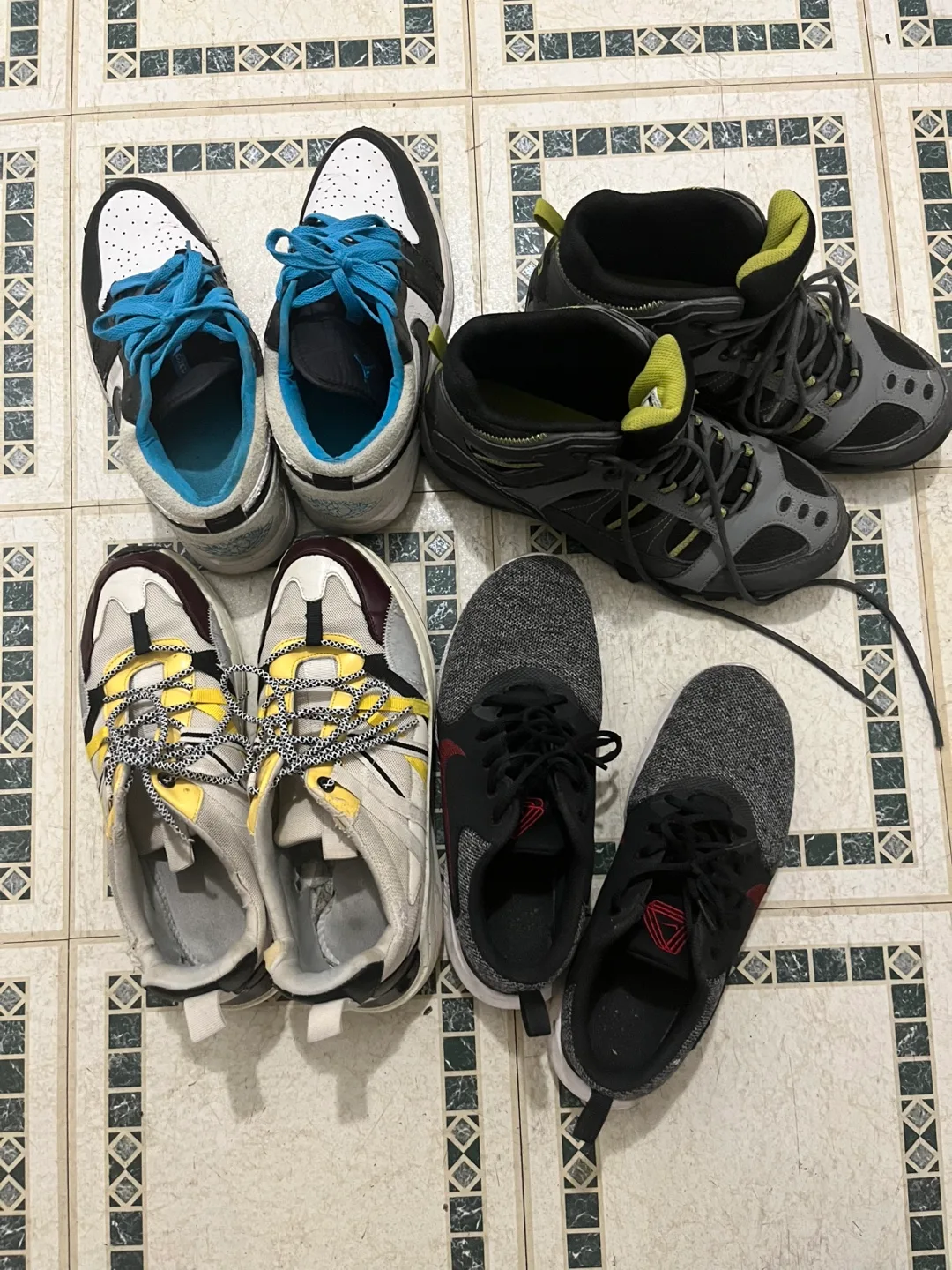 Bundle of Four Pairs of Used Shoes thumbnail