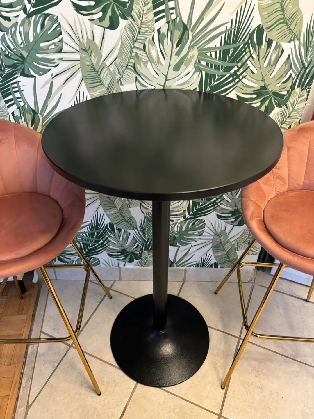 Black Round Pub Table image indicator(2)