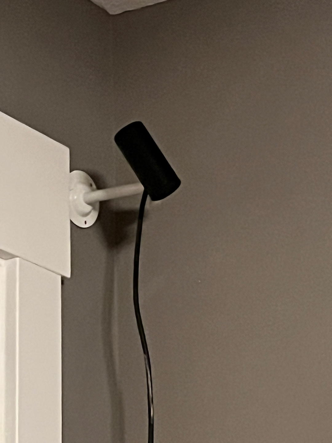Oculus Rift VR Headset with Sensors and Controllers - photo 3