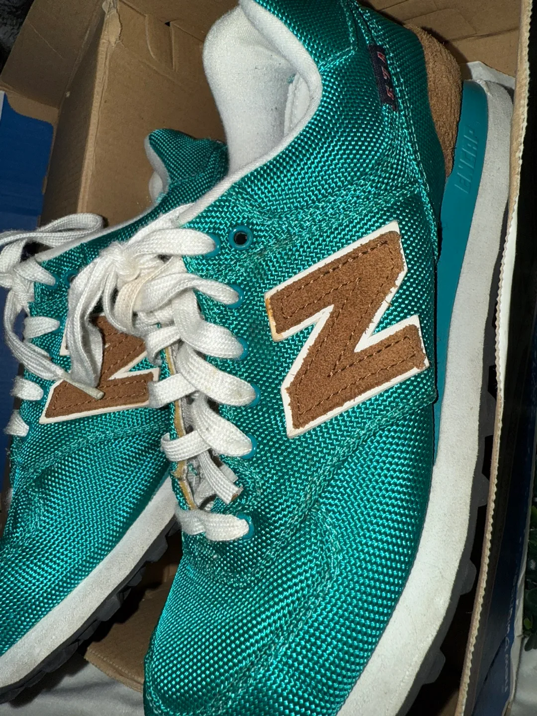 New Balance 574 Teal Sneakers - Size 7.5 image indicator(2)